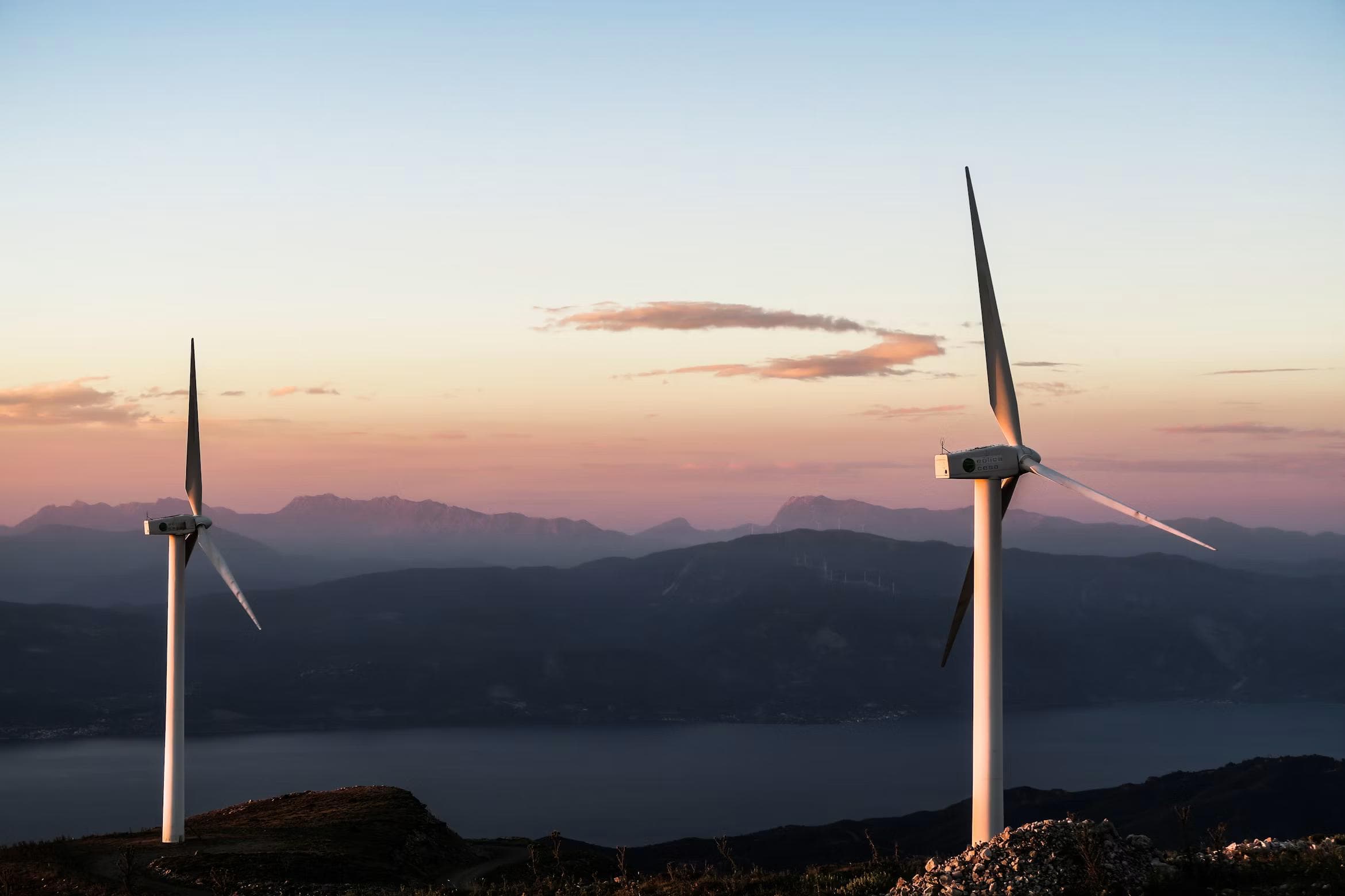 Eolien flottant : l’échec anglais ne semble pas dissuader le gouvernement français de faire les mêmes coûteuses erreurs
